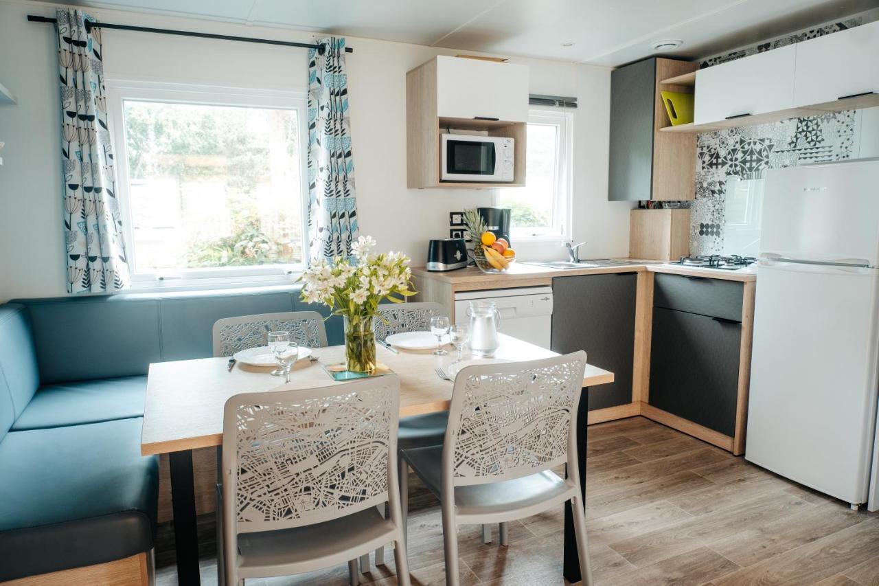 Mobil Homes Xxl2 4 Chambres - Camping Le Ranch Des Volcans Châtel-Guyon المظهر الخارجي الصورة
